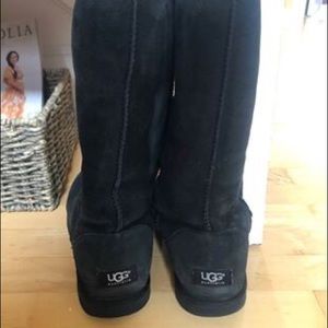 Ugg black boots